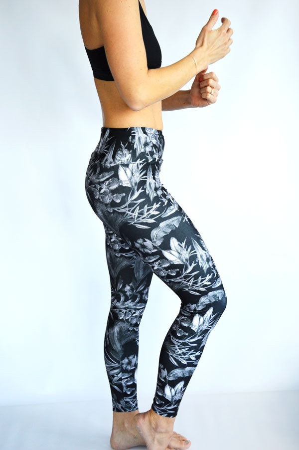 Fekete fehér trópusi mintás női sport leggings_WJFLEG13_5